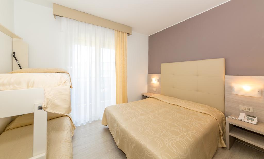 Hotel Torino Лидо-ди-Езоло Экстерьер фото